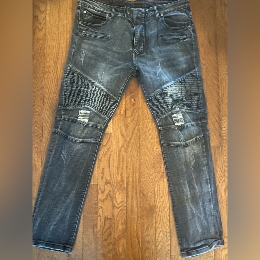 Men’s Stylish & trending denim distressed jeans 38 X 30